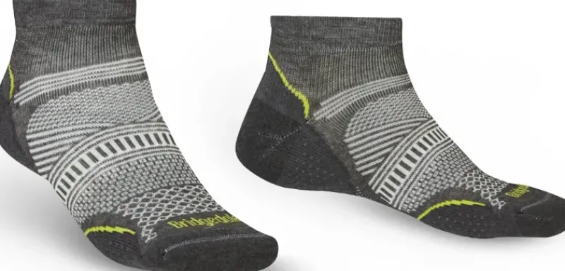 Bridgedale Socks|Socks-Mens Hike Ultralight T2 Coolmax Performance Low Socks - Graphite