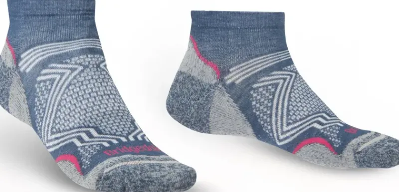 Bridgedale Socks|Socks-Womens Hike Ultralight T2 Coolmax Performance Low Socks - Dark Denim