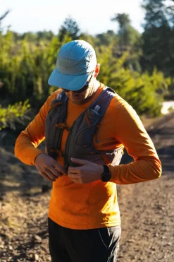 Osprey Fast & Light Rucksacks And Vests-Duro 6 with Flasks - Phantom Grey-Toffee Orange