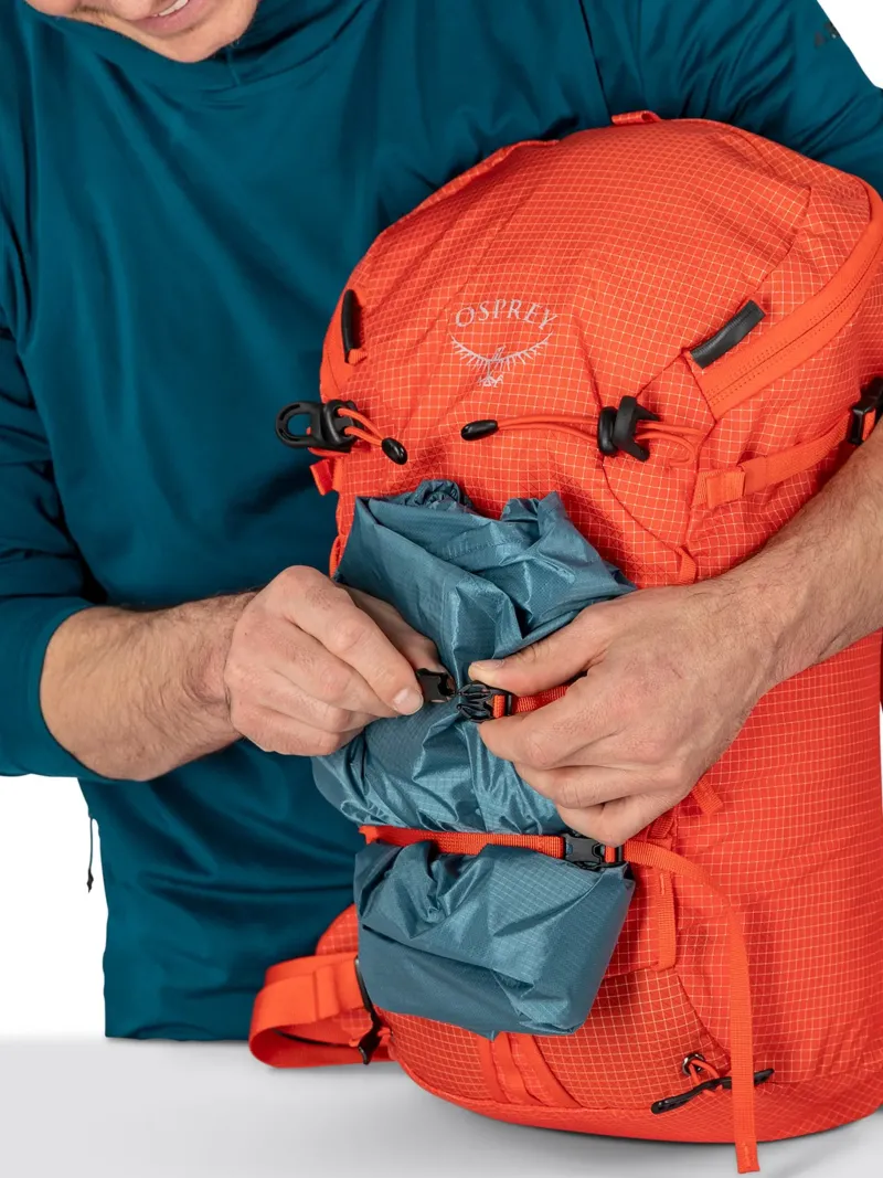 Osprey Climbing Packs And Rope Bags|Climbing Packs-Mutant 22 Climbing Pack - Tungsten Grey